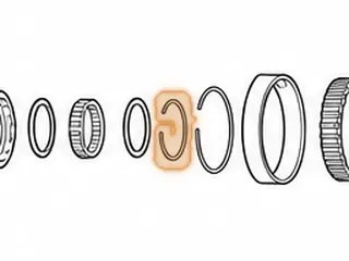 Snap Ring, 4T40E Holds Input Sprag to Outer Race 1995-11 — Part # 14881A