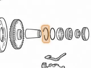 Snap Ring, F4A41/F4A42/F4A51/W4A42/W4A51(W4A5A) Holds Cup Race In Case (.177”Thick)(2.310”OD)(W/Hooked Ends) 1996-Up — Part # 41899A